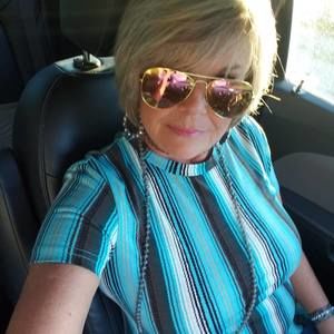 Meet your Posher, Kelli